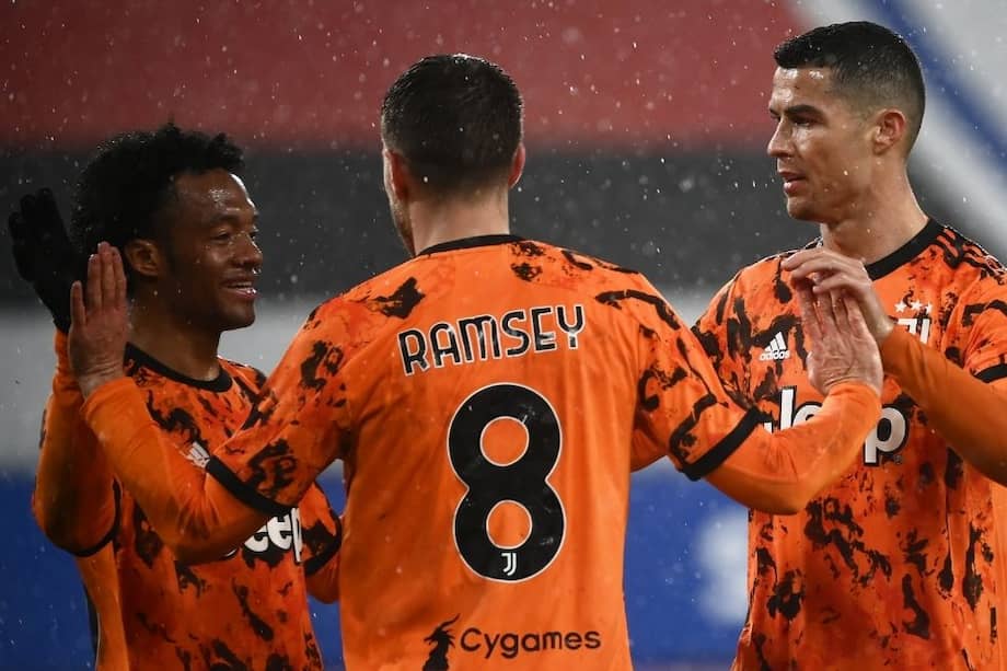 Juan Guillermo Cuadrado asistió a Aaron Ramsey para el segundo gol del partido.