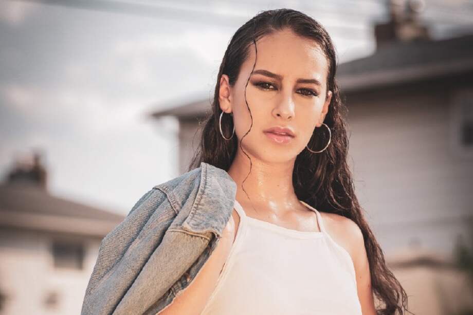 Sara Ortega es reconocida principalmente por su participación en la serie de televisión “Débora, la mujer que desnudó a Colombia”.