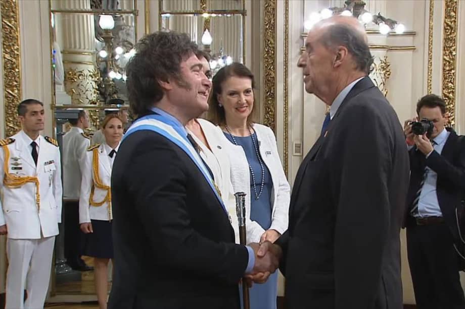 Javier Milei, nuevo presidente de Argentina, y Alvaro Leyva, canciller colombiano.