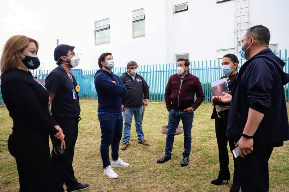 En un espacio abierto y aislado del hospital será ubicado este punto de vacunación.