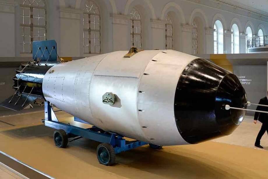 Rusia expone por primera vez la bomba nuclear más potente del mundo