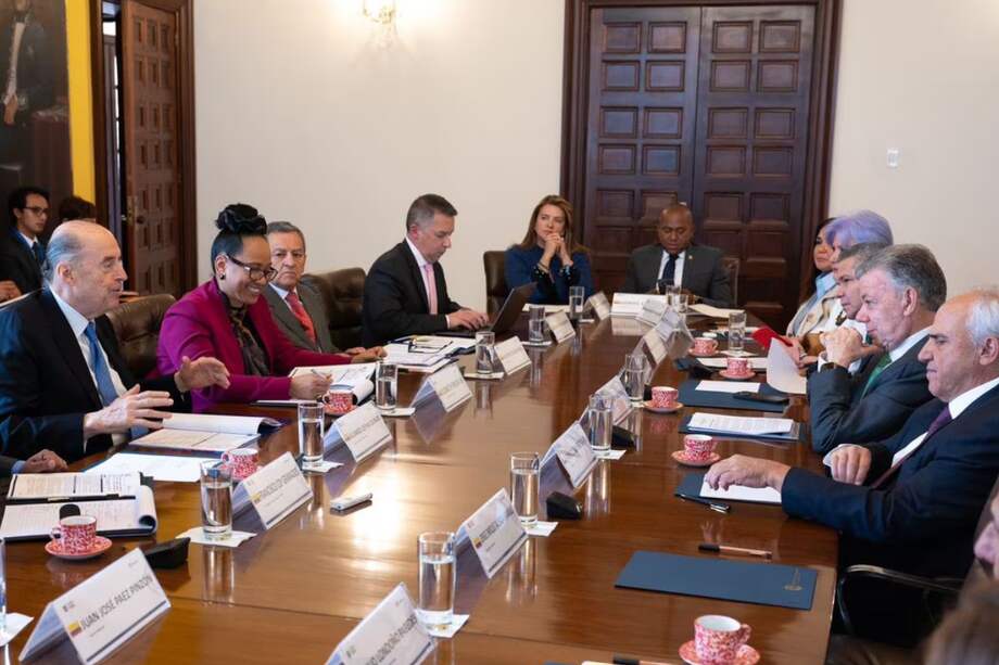 Canciller Álvaro Leyva lideró Comisión Asesora de Relaciones Exteriores con Juan Manuel Santos y Ernesto Samper