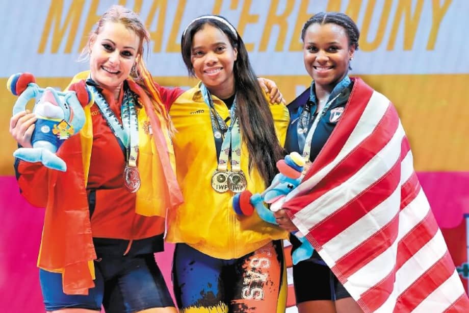 La española Lidia Valentín (izq.), Solís y la estadounidense Jenny Arthur. / EFE