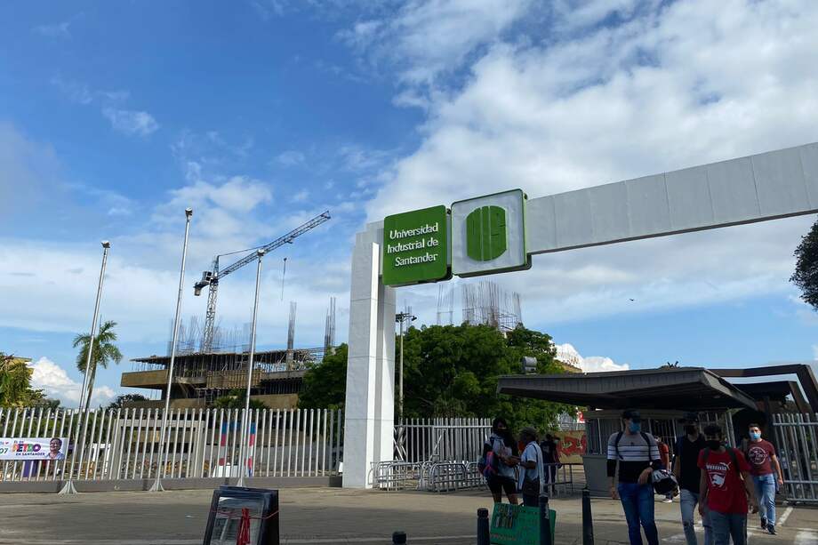 Durante la jornada de consulta a la comunidad educativa el pasado lunes, el profesor e ingeniero, Hernán Porras Díaz, obtuvo la mayoría de votos.