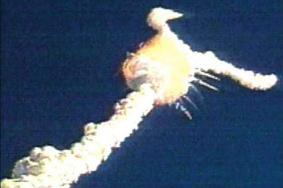 El transbordador Challenger se desintegró a los 73 segundos del lanzamiento el 28 de enero de 1986, lo que produjo la muerte de sus siete tripulantes