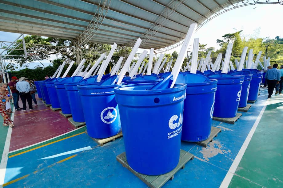 Las familias ya cuentan con sistemas domésticos de almacenamiento de aguas lluvias y se benefician de la iniciativa.