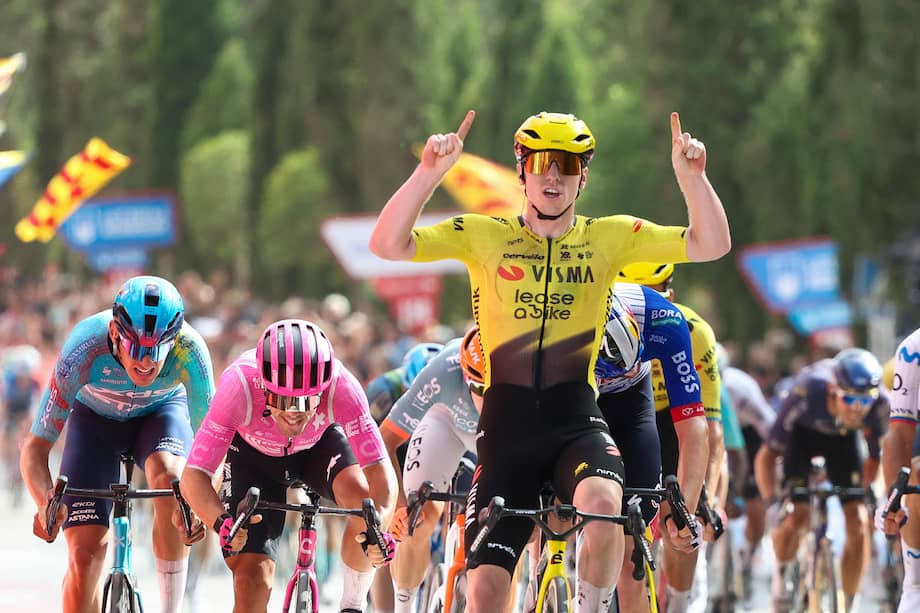Matthew Brennan celebra su triunfo de etapa en la quinta jornada de la ronda ibérica.