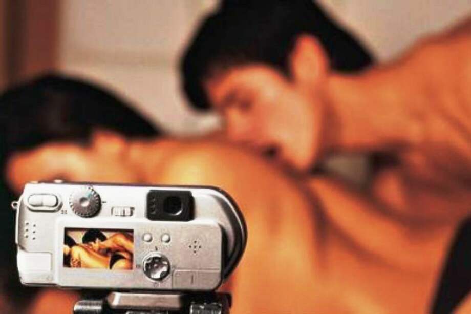 La industria del porno se opone al uso del condón