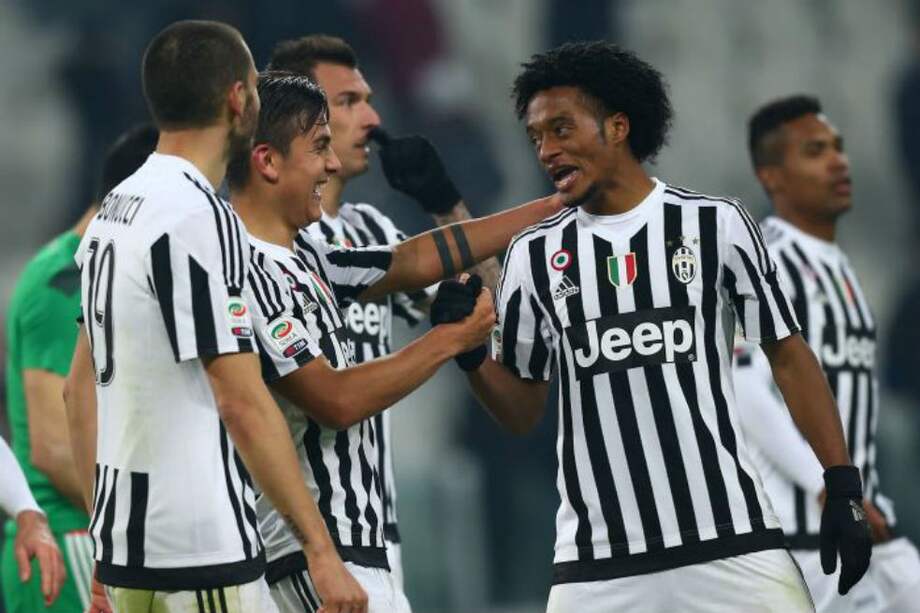 Juan Guillermo Cuadrado fue el encargado de hacer el pase del primer gol del encuentro, que fue convertido por Gonzalo 'Pipita' Higuaín. / AFP