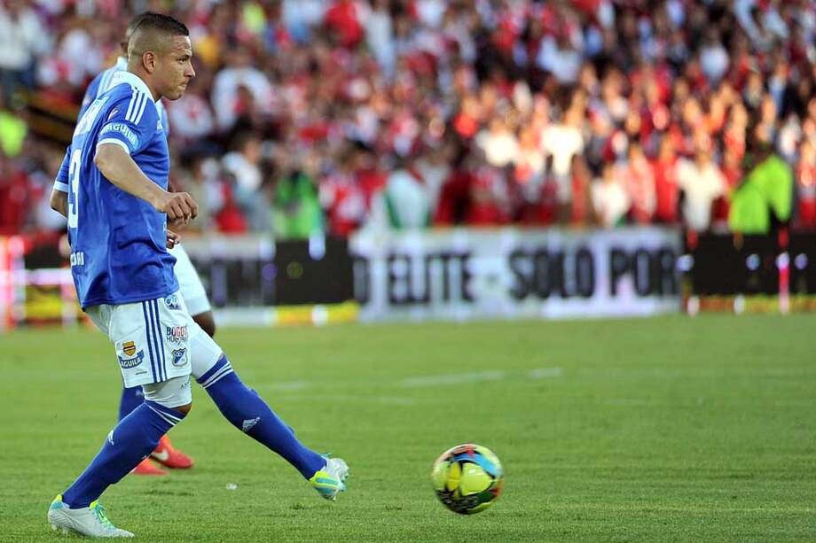 Ánderson Zapata se ha convertido en el socio de Román Torres en la defensa azul. / David Campuzano