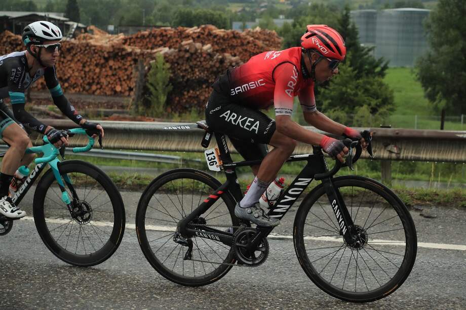 Nairo Quintana sigue su lucha por el liderato de la clasificación de montaña en el Tour de Francia 2021.