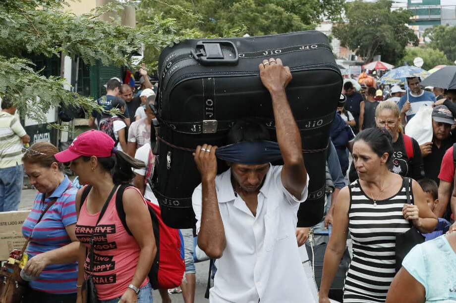 Se requieren 1.350 millones de dólares para atender las necesidades humanitarias de los refugiados y migrantes venezolanos. / EFE