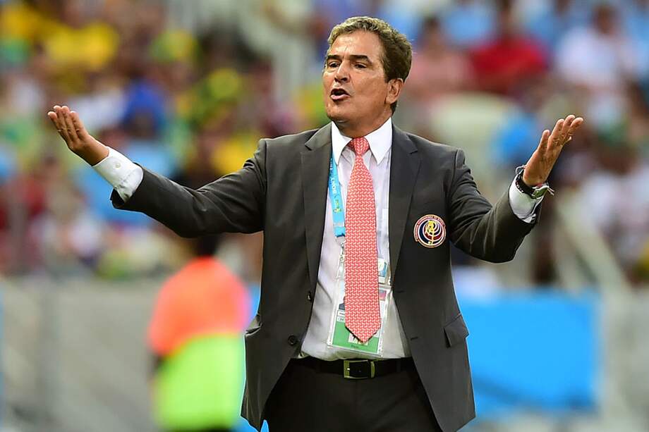 El técnico Jorge luis pinto ganó su primer duelo munidalista. / AFP