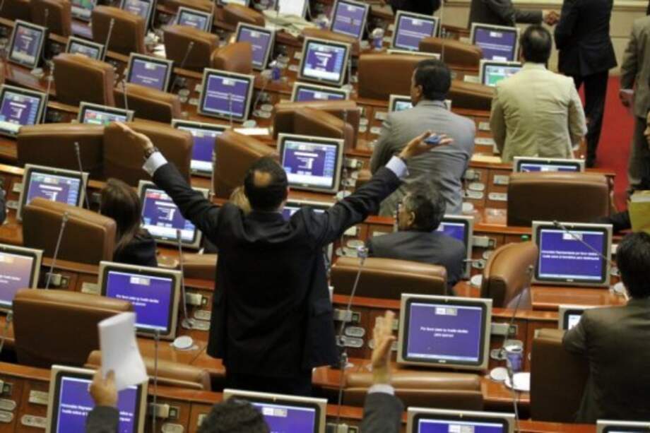 Habrá sanciones para congresistas 'ausentistas' a sesión con víctimas