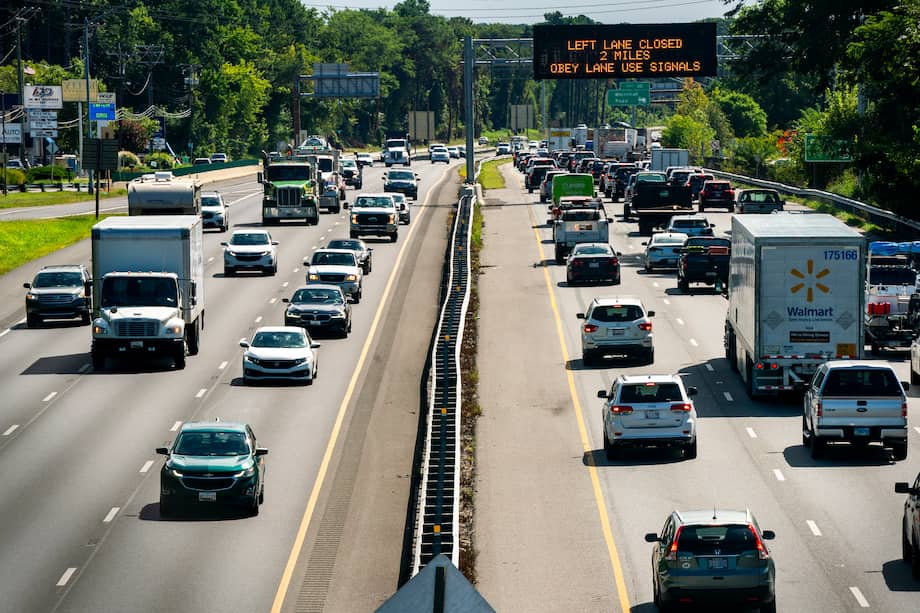 El precio medio de venta al público de la gasolina regular en Estados Unidos ha subido un 6 por ciento en las últimas cinco semanas de cara al fin de semana del Día del Trabajo. / Foto de referencia - EFE