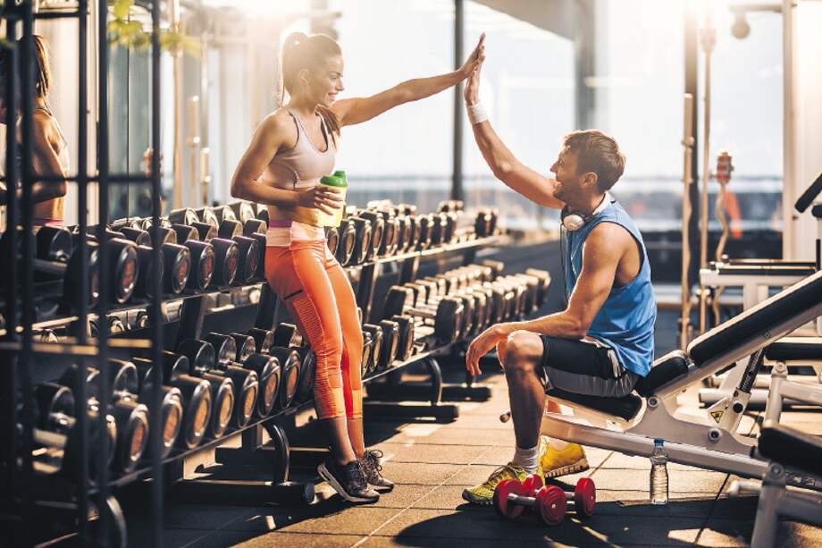 ¿Es realista hacer una lista de propósitos para Nuevo Año? Una generación está cambiando la tradición.