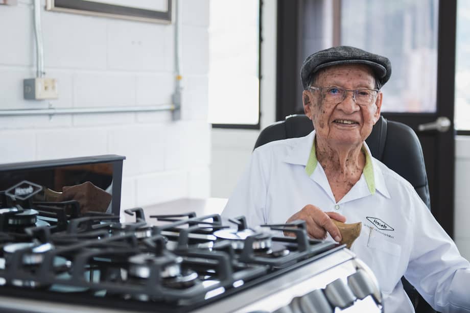 José María Acevedo Alzate nació el 2 de agosto de 1919, en Medellín.