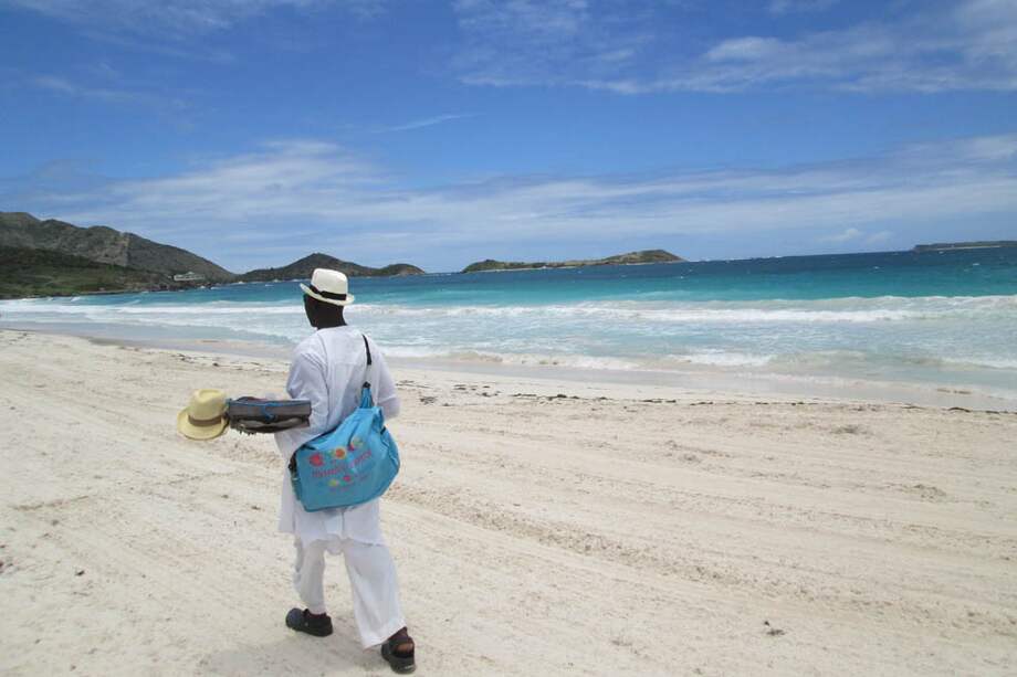 No es un óleo, es Orient Beach, una de las playas del lado francés, con aire de Saint Tropez, donde se puede descansar en absoluta paz o practicar cualquier tipo de deporte acuático. / Fotos: Nelson F. Padilla
