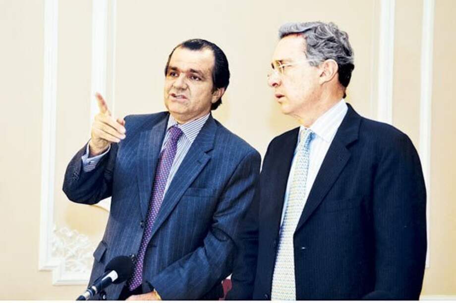 Uribismo considera que Santos "se lavó las manos con el cambio de la cúpula"