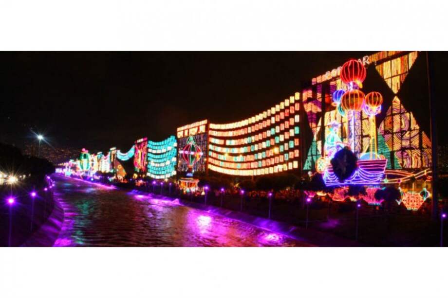 Controversia por la suspensión del alumbrado navideño sobre el río Medellín