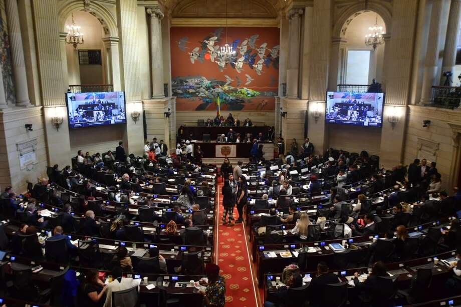 Primer debate del Presupuesto General de la Nación 2026 en las comisiones económicas del Congrso.