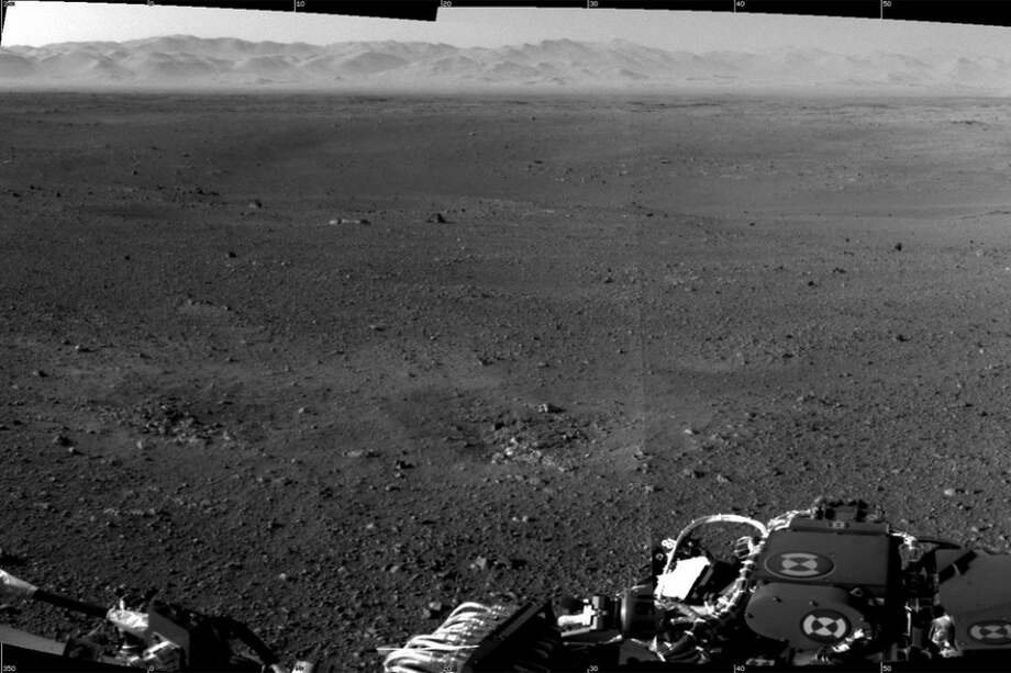 Robot Curiosity envía la primera foto panorámica a color de Marte