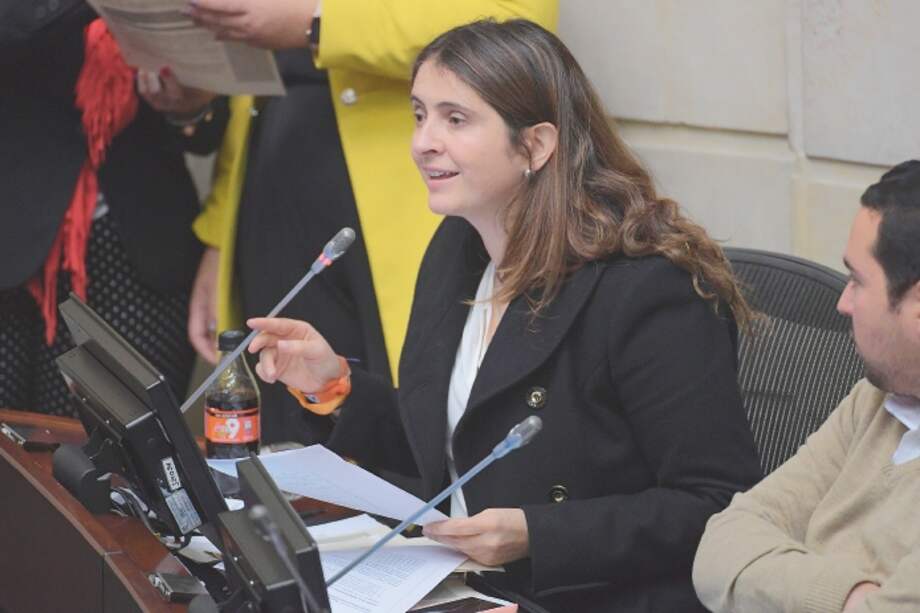 La senadora Paloma Valencia es la autora del proyecto que busca crear una sala especial en la JEP para la Fuerza Pública. / Cristian Garavito