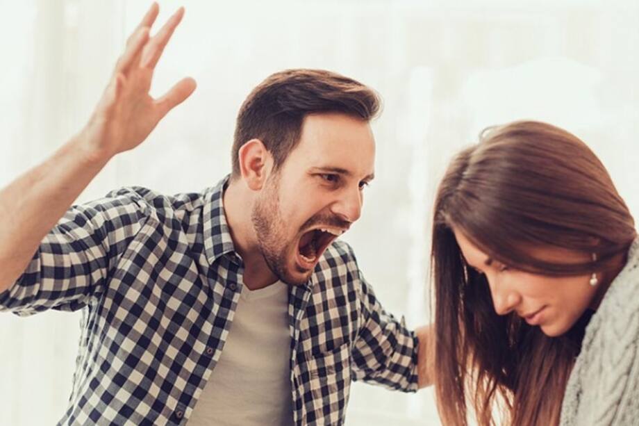 Me grita y me critica porque estoy gorda, ¡quiero iniciar otra vida!