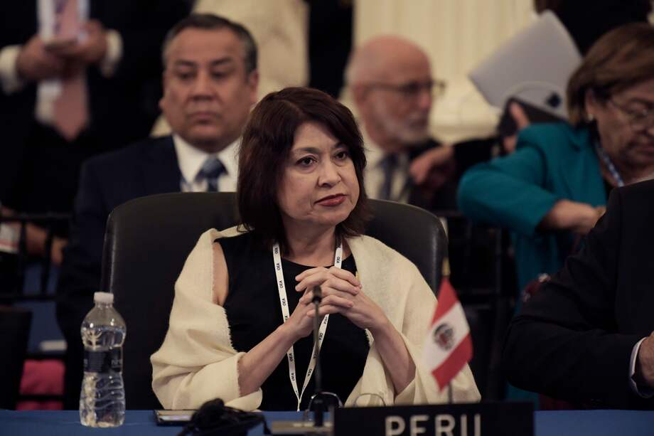La Canciller del Perú, Ana Cecilia Gervasi, participa en un foro sobre la democracia y derechos humanos, durante el dialogo con los Jefes de Delegación de los observadores permanentes, en el marco del 53ava Asamblea General de la OEA en Washington (EE.UU). EFE/Lenin Nolly.