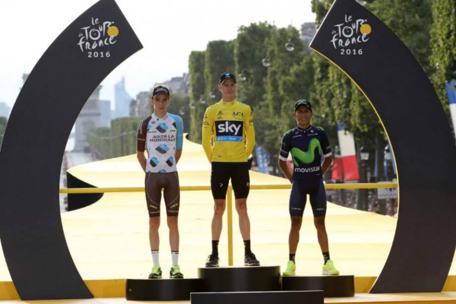 Romain Bardet, Chris Froome y Nairo Quintana, en el podio del Tour de Francia 2016. / AFP