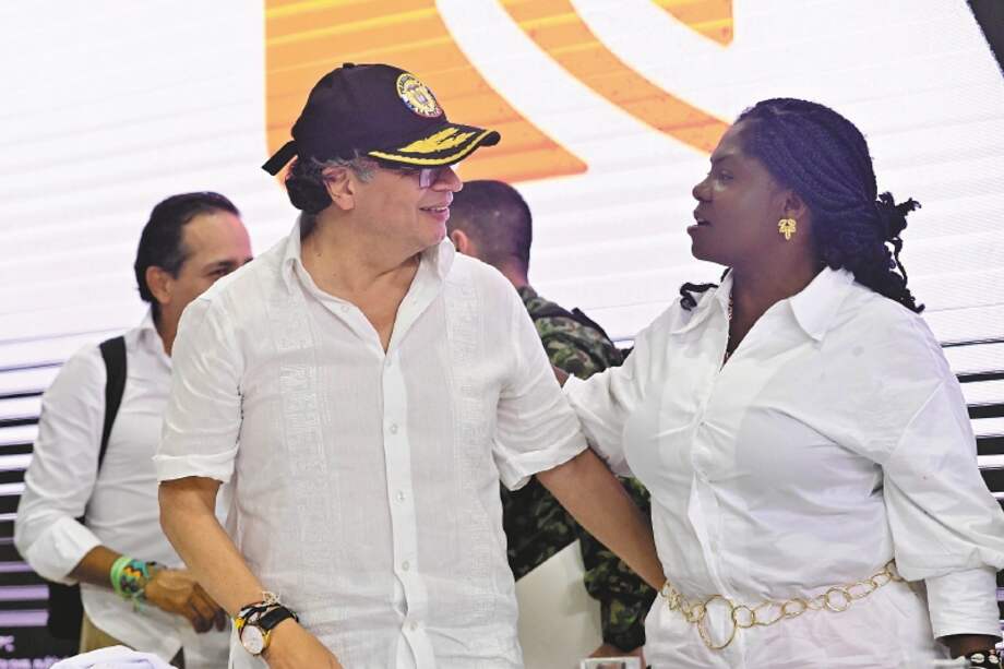 El presidente Petro y la vicepresidenta Márquez en la presentación del programa Jóvenes en Paz en Buenaventura.