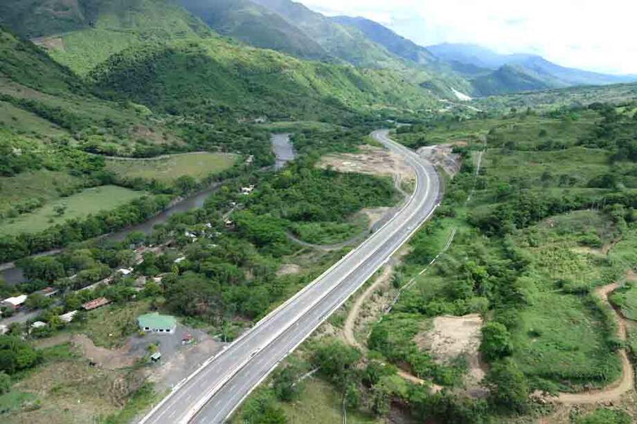 El trayecto Guaduas-Puerto Salgar tiene 60 kilómetros en doble calzada. / Cortesía