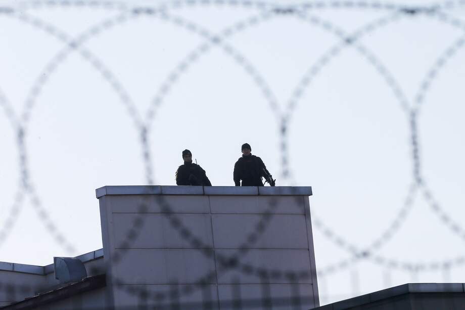 Todos fueron declarados culpables de “intento de derrocar el orden constitucional”, “tentativa de asesinato del presidente” y “homicidios voluntarios”, según el resumen del veredicto al que la AFP tuvo acceso. / AFP