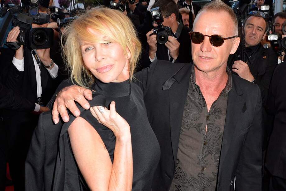 El cantante británico Sting (d) y su esposa Trudie Styler.