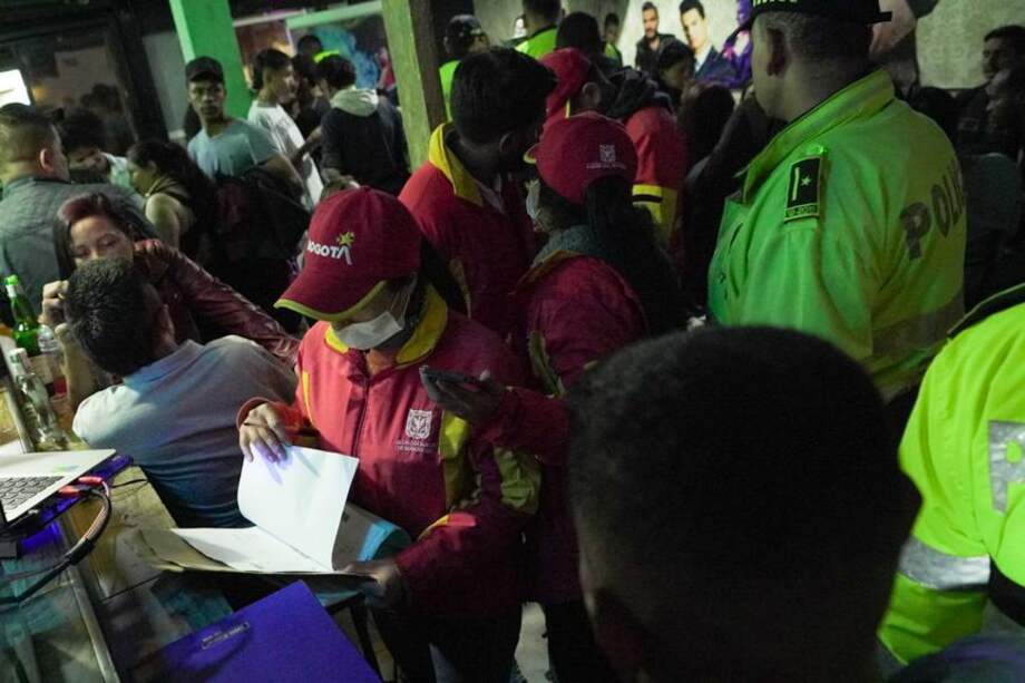 Los operativos se llevaron a cabo un de forma simultánea en Kennedy y Ciudad Bolívar, enfocados fundamentalmente en el registro a personas, control de establecimientos de alto impacto y verificación de la situación de ciudadanos extranjeros.