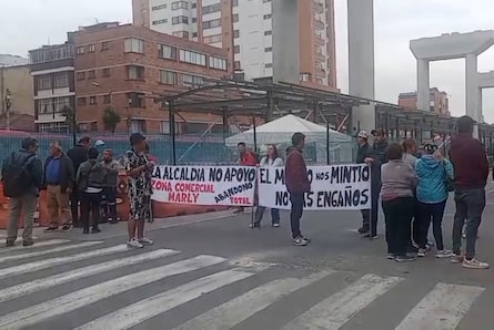 Comerciantes de Marly protestaron por afectaciones económicas a causa de las obras del Metro