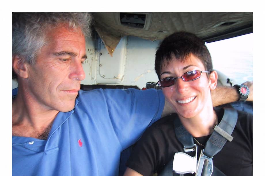 Ghislaine Maxwell (derecha) y Jeffrey Epstein (izquierda).
