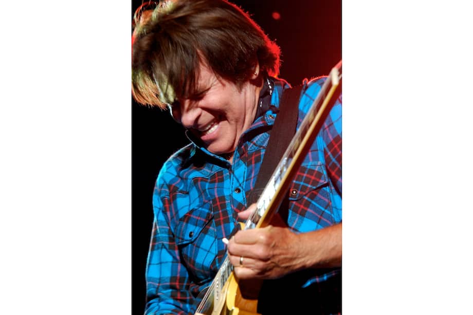 John Fogerty ha sido crítico de Donald Trump. No solo el músico lanzó "Weeping in the Promised Land", sino que también en meses pasados le pidió a la campaña del presidente estadounidense que dejara de usar "Fortunate Son" como parte de la banda sonora de sus actos electorales.