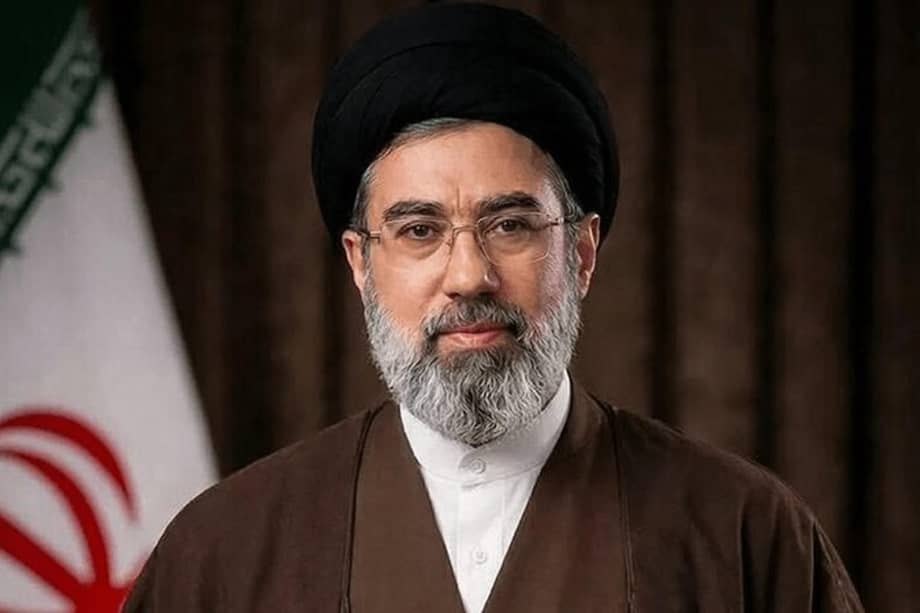 Imagen distribuida por la agencia MEHR que muestra a Mojtaba Jameneí, hijo del fallecido ayatolá, que ha sido elegido como líder supremo de Irán.