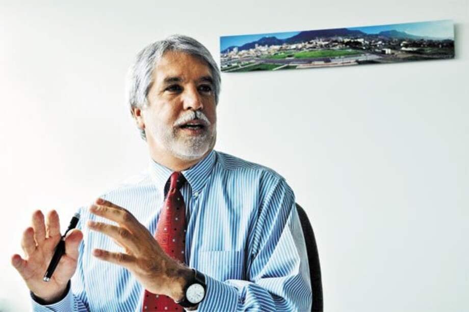 Enrique Peñalosa descartó alianza con uribismo u otros sectores