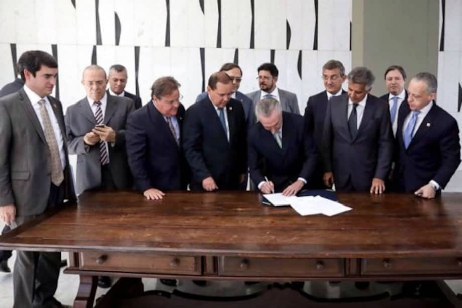 Indignación de las brasileñas con el gobierno enteramente masculino de Brasil