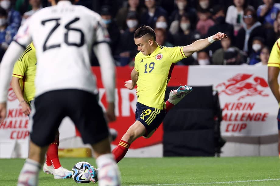 Rafael Santos Borré le dio la victoria a Colombia contra Japón.