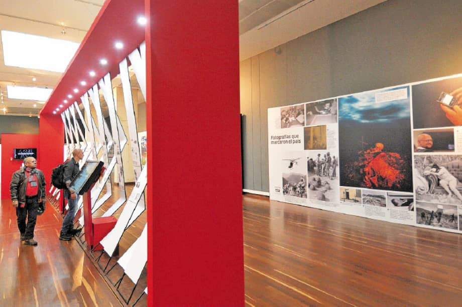 Aspecto de la exposición histórica y fotográfica de El Espectador 130 años. / Cristian Garavito