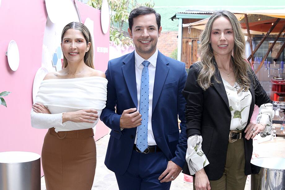 Viviana Romero, Mario Naranjo y María Adelaida Restrepo