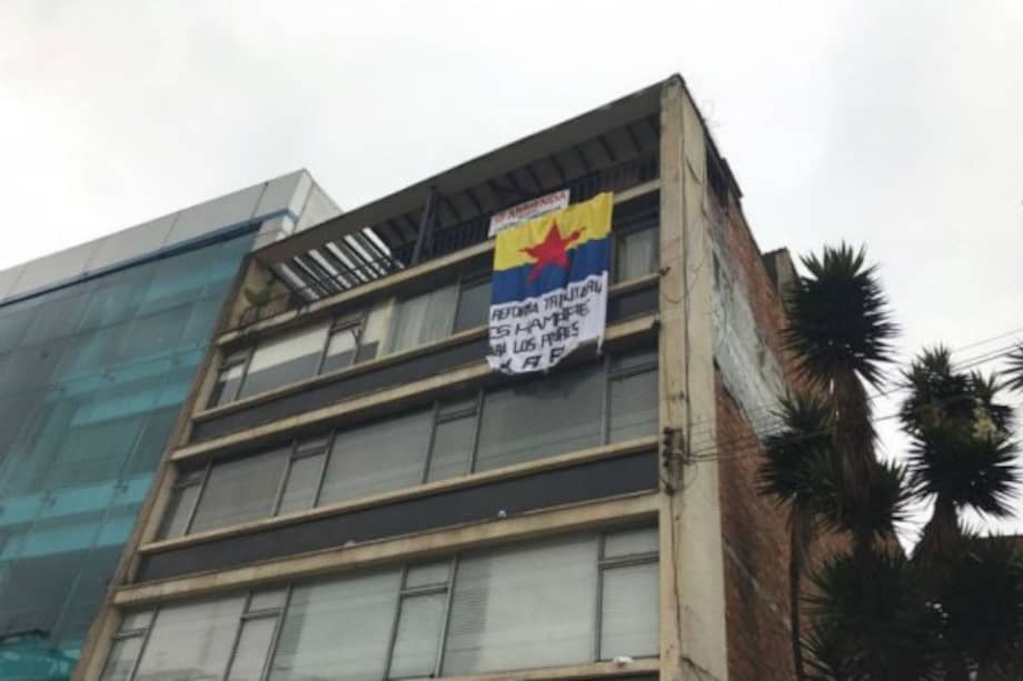 Ofrecen recompensa de $10 millones por responsables de bomba panfletaria en Bogotá