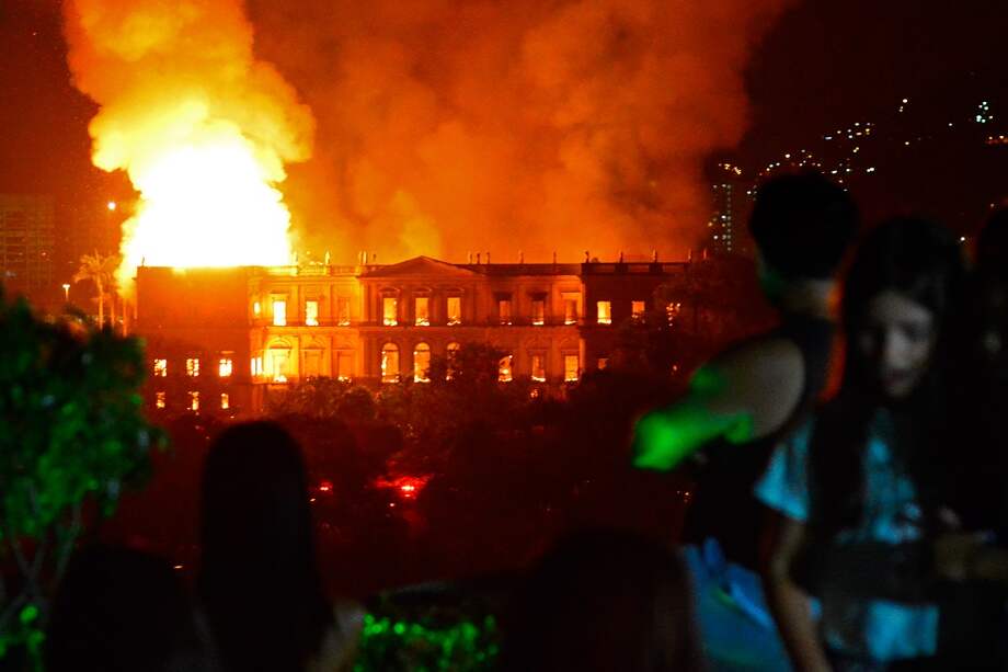 El incendio arrasó con la colección de arqueología egipcia más grande de América Latina. / AFP
