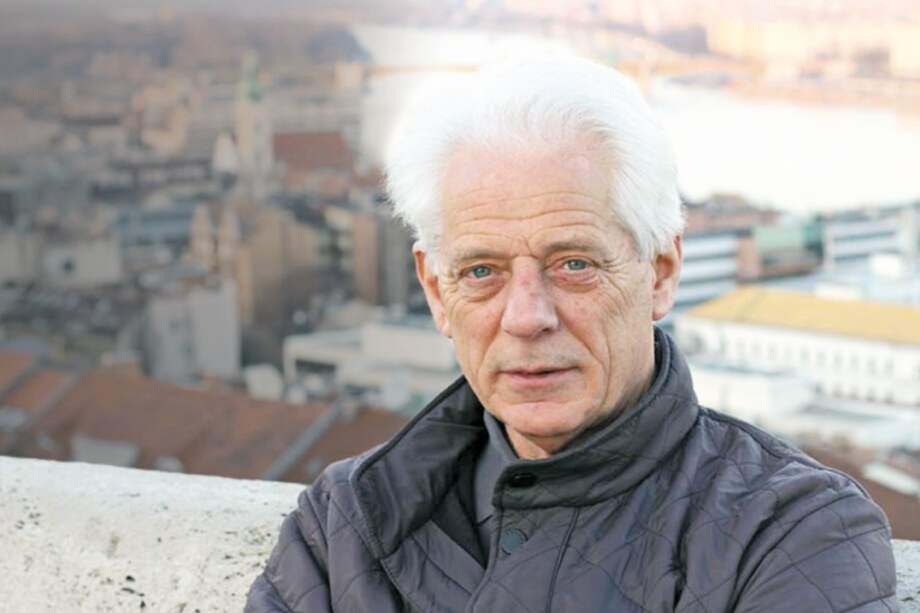 Mihály Dés, el escritor, traductor y crítico que dirigió las 133 ediciones de la revista “Lateral”. / Cortesía