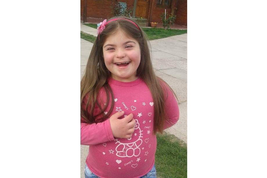 María Fernanda, la niña argentina con síndrome de Down al que un sacerdote no dejará hacer la primera comunión por no saber el padre nuestro de memoria.