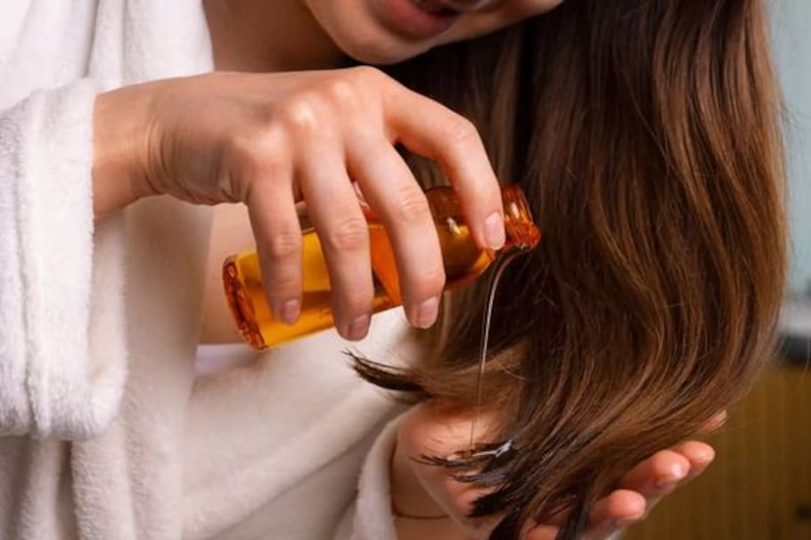 El aceite de jojoba para el cabello es un tratamiento perfecto. Aquí te explicamos los usos y beneficios te puede brindar.