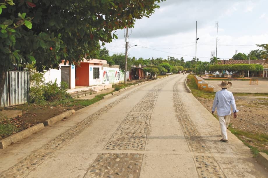 Se estima que 69 % de las carreteras del país son vías terciarias, que conectan principalmente las zonas rurales de los municipios con sus cabeceras. / Flickr - Invías